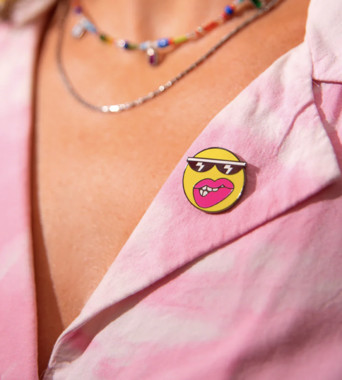 REDY – Εμαγιέ καρφίτσα Flirty - Image 2